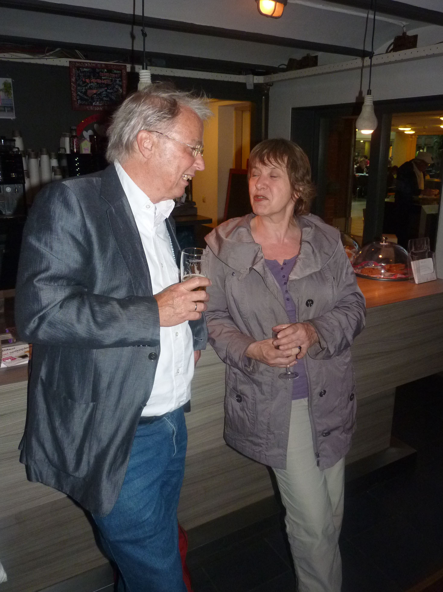 Henk Bergman in gesprek met Liesbeth Sevenhuijsen tijdens de borrel van 2012 Henk Bergman